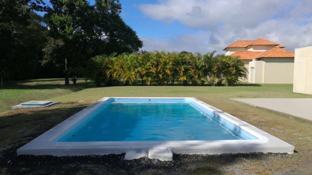 Pools in fiberglass panama